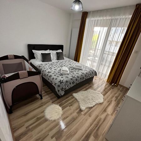 Апартаменти Escape Lounge Крайова Екстер'єр фото