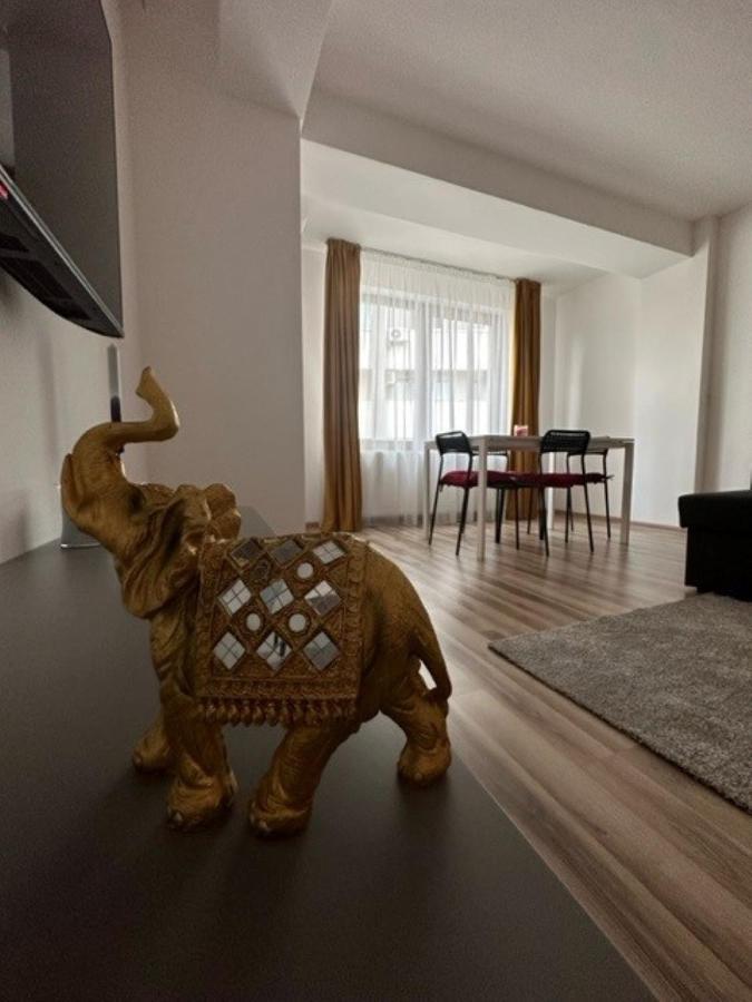 Апартаменти Escape Lounge Крайова Екстер'єр фото