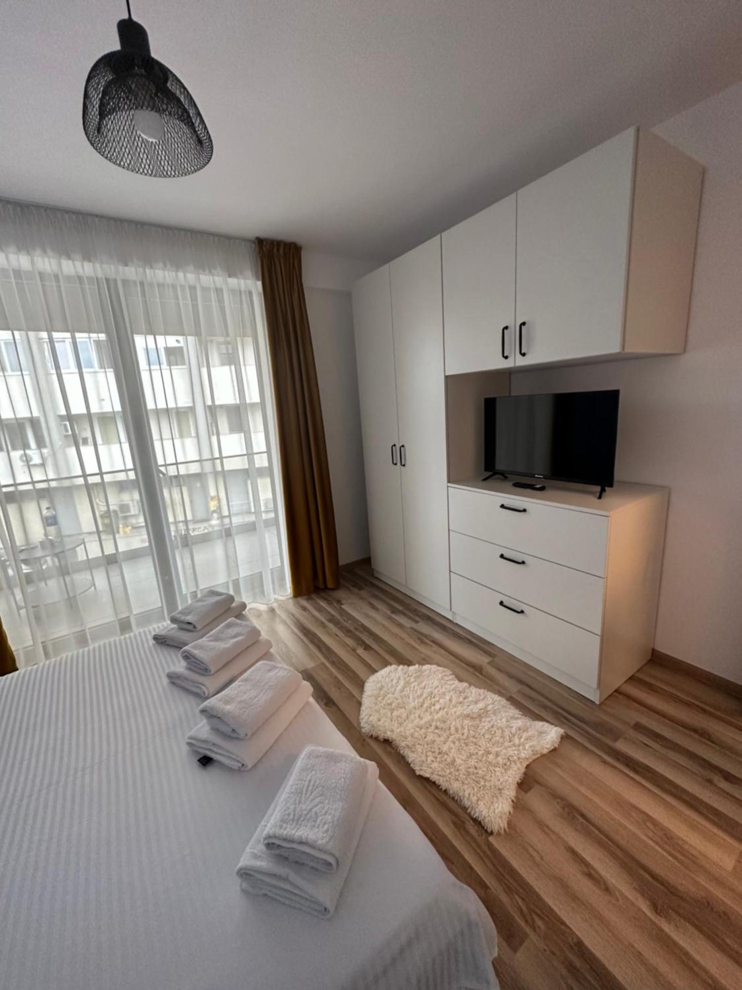 Апартаменти Escape Lounge Крайова Екстер'єр фото